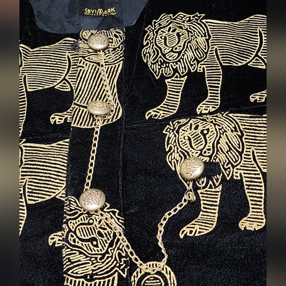 Seyimark Elegant Black and Gold Lion Print Men's Top - Picture 10 of 12